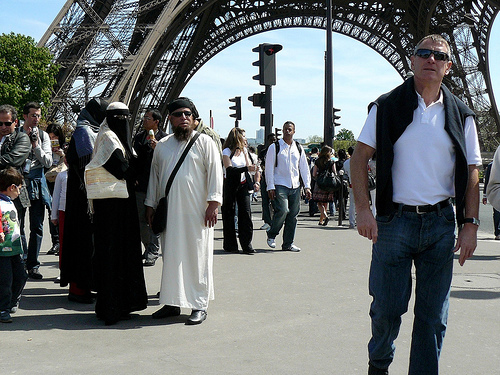 Burqas sous la Tour Eiffel